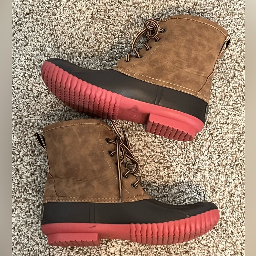 Women’s Marleylilly Monogrammed Duck Boots - Picture 7 of 13